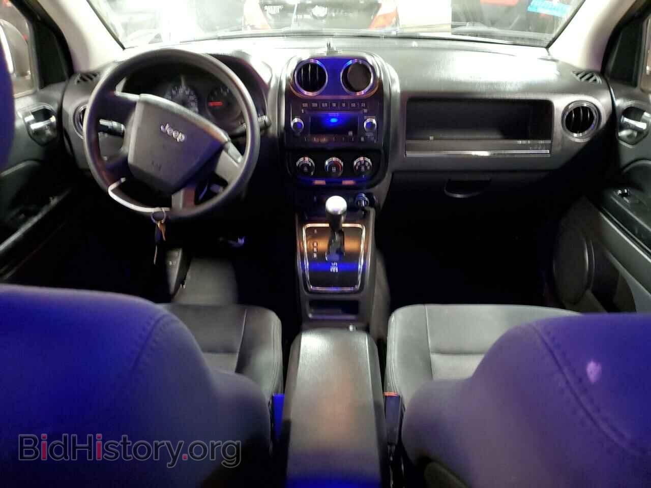2010 JEEP COMPASS - VIN: 1J4NT4FB2AD642432 - Photo 8