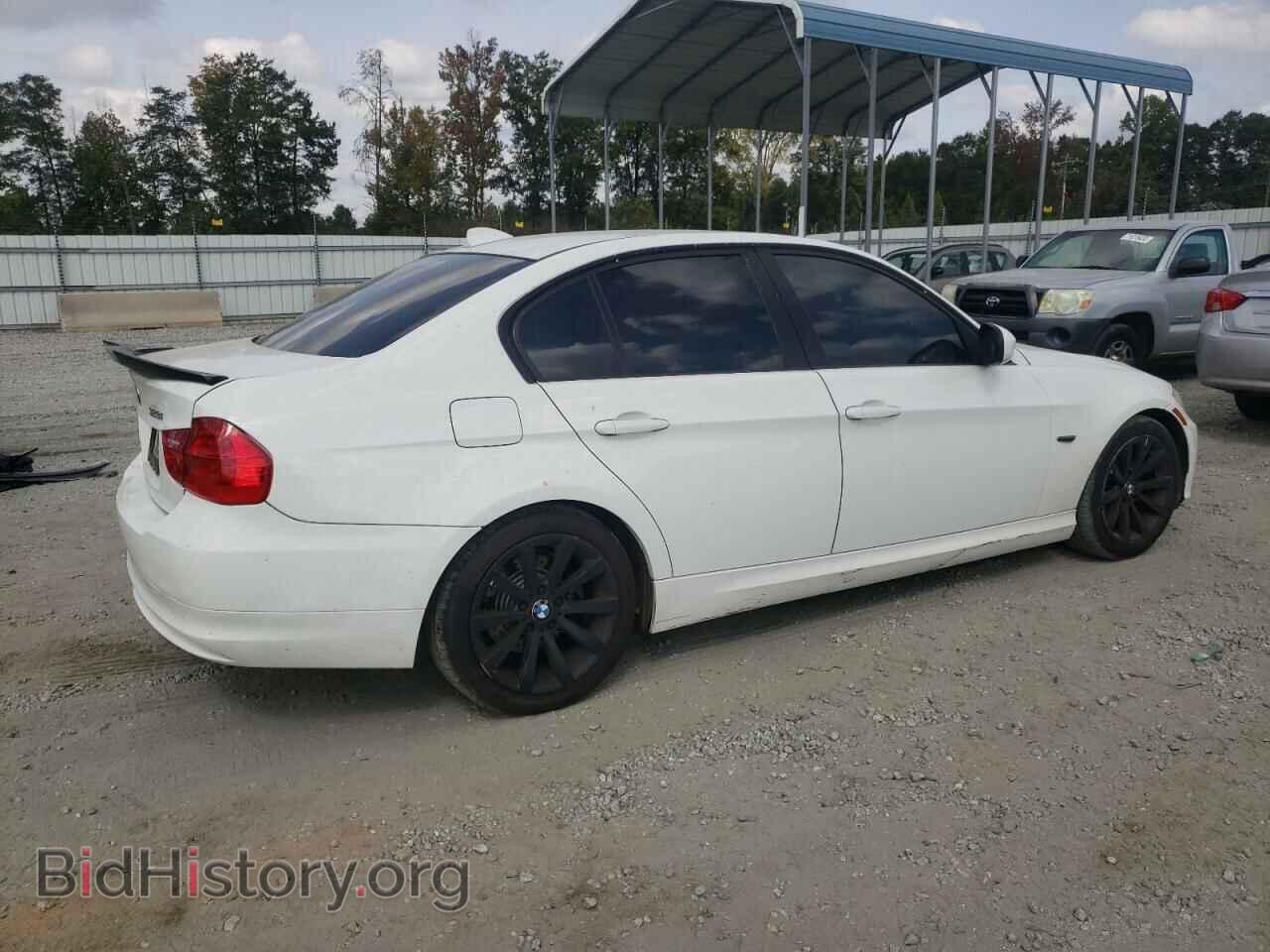 2011 BMW 3 SERIES - VIN: WBAPH7C58BE852879 - Фото 3