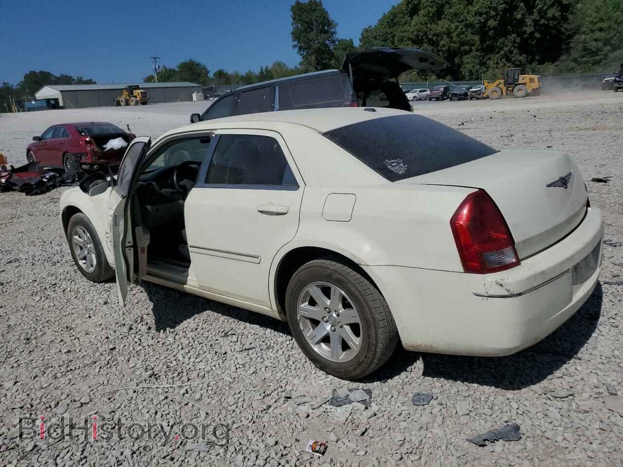 2007 CHRYSLER 300 - VIN: 2C3KA53G87H702573 - Фото 2