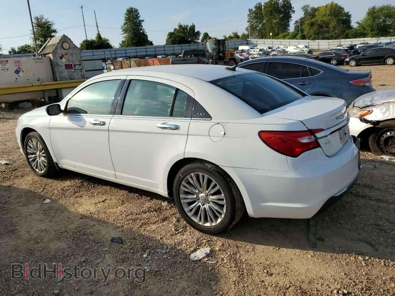 2013 CHRYSLER 200 - VIN: 1C3CCBCG2DN525793 - Photo 2