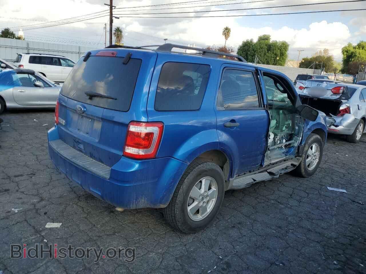 2011 FORD ESCAPE - VIN: 1FMCU0D74BKA38892 - Фото 3