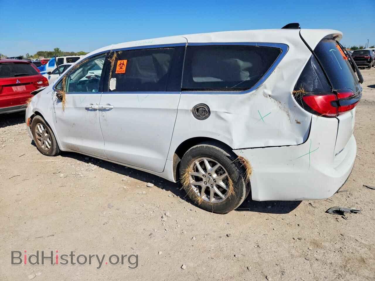 2024 CHRYSLER PACIFICA - VIN: 2C4RC1BG2RR107004 - Photo 2