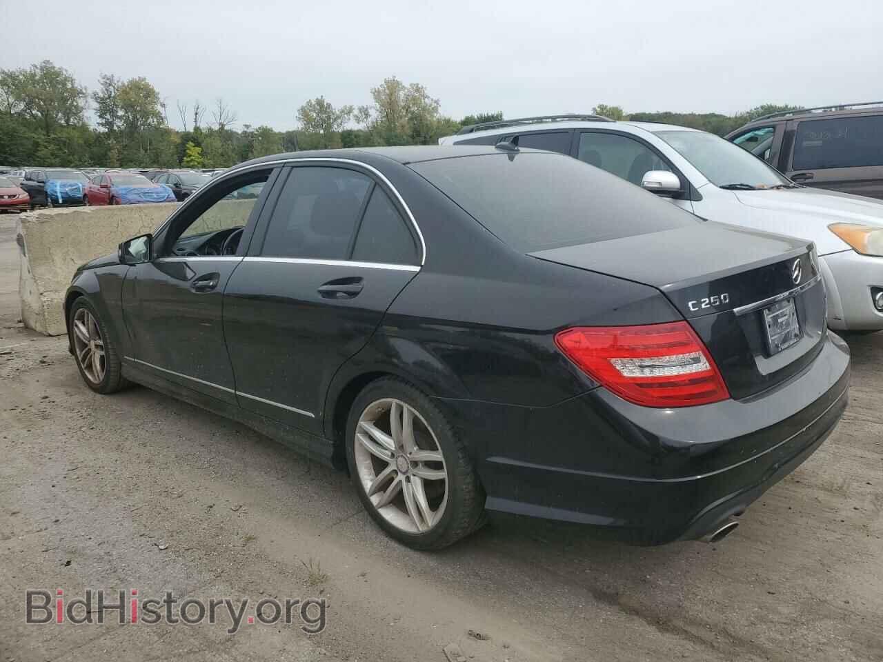 2013 MERCEDES-BENZ C-CLASS - VIN: WDDGF4HB8DA852015 - Фото 2