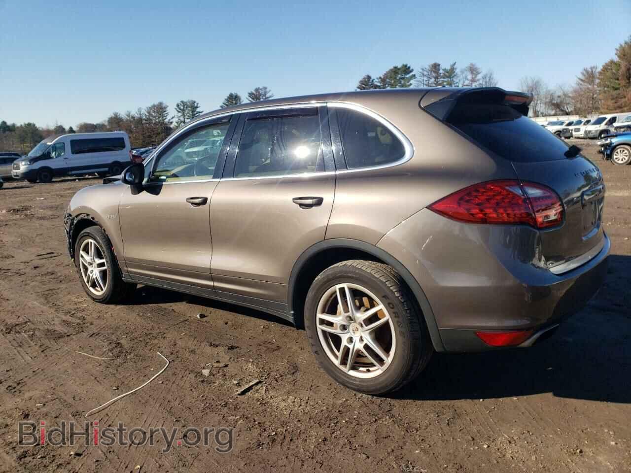 2011 PORSCHE CAYENNE - VIN: WP1AE2A24BLA93462 - Фото 2