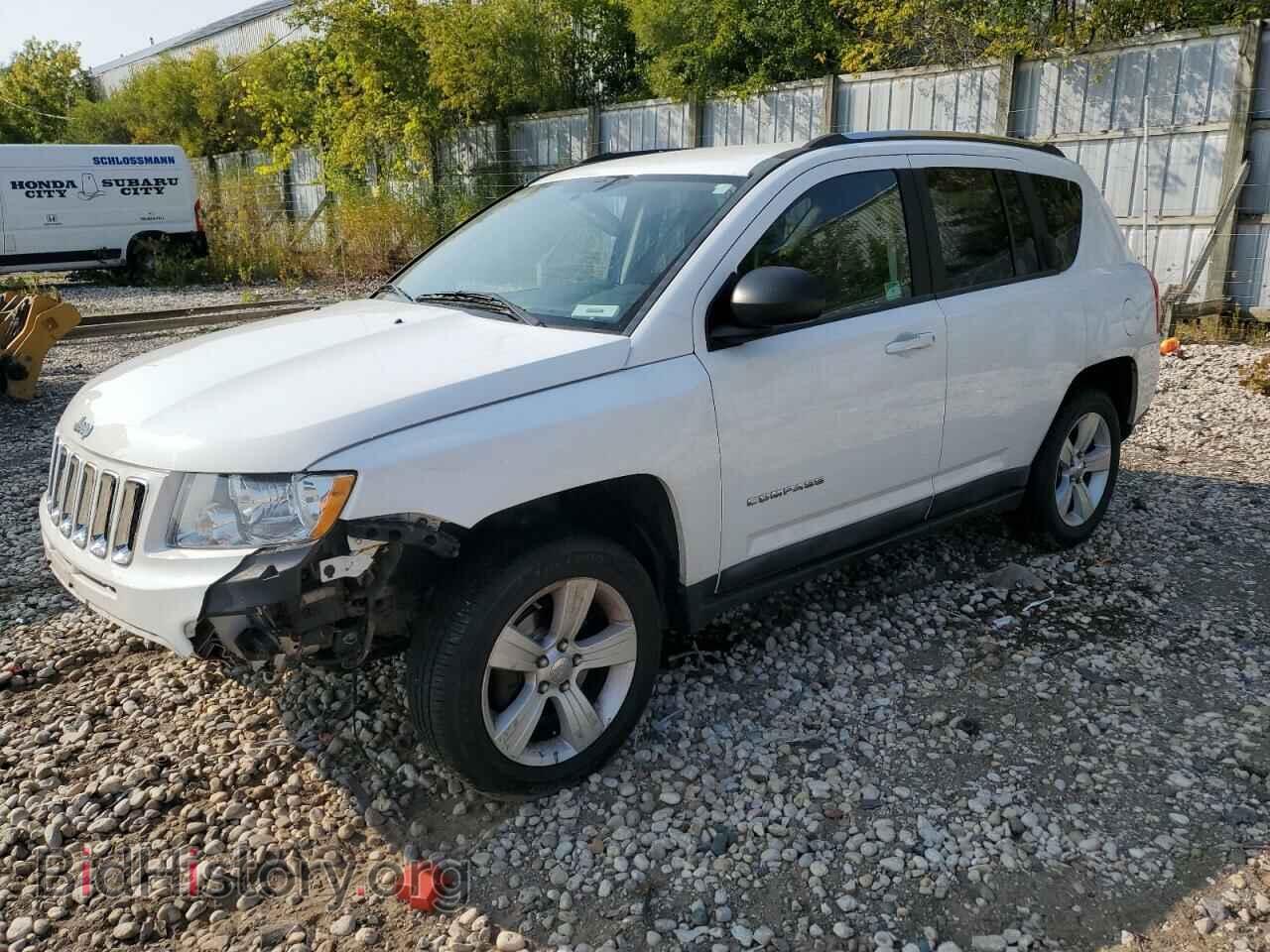 Photo 1J4NF1FB0BD158606 - JEEP COMPASS 2011
