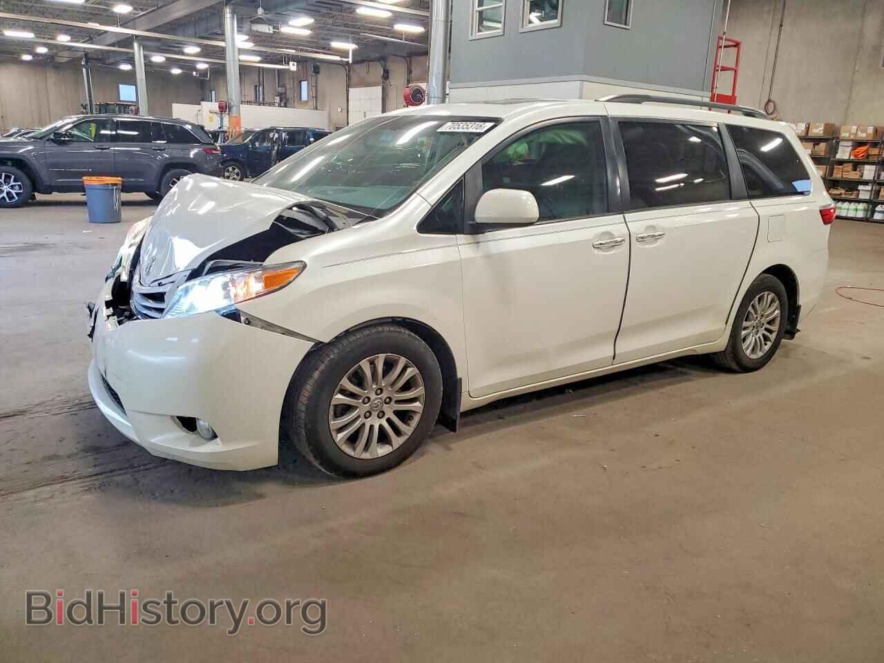Фотография 5TDYZ3DC2HS818644 - TOYOTA SIENNA 2017
