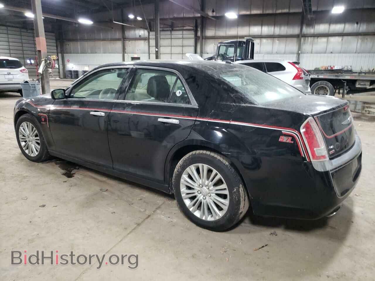 2013 CHRYSLER 300 - VIN: 2C3CCAST0DH541573 - Фото 2