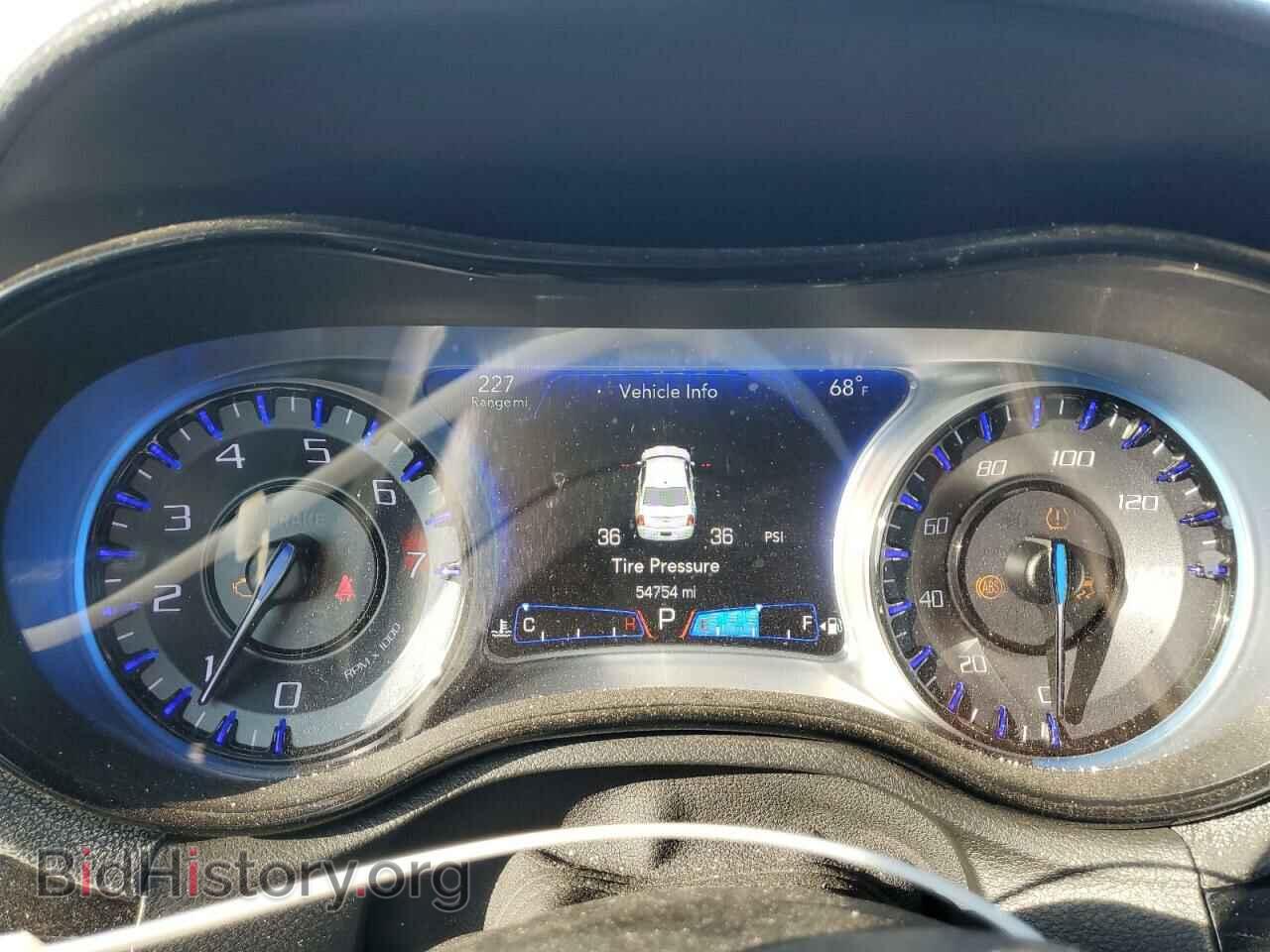 2017 CHRYSLER 300 - VIN: 2C3CCAGG0HH619173 - Фото 9