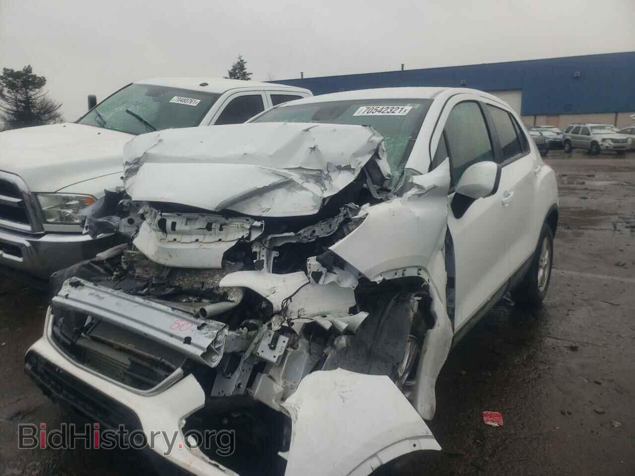 2020 CHEVROLET TRAX - VIN: 3GNCJNSB7LL160106 - Фото 2
