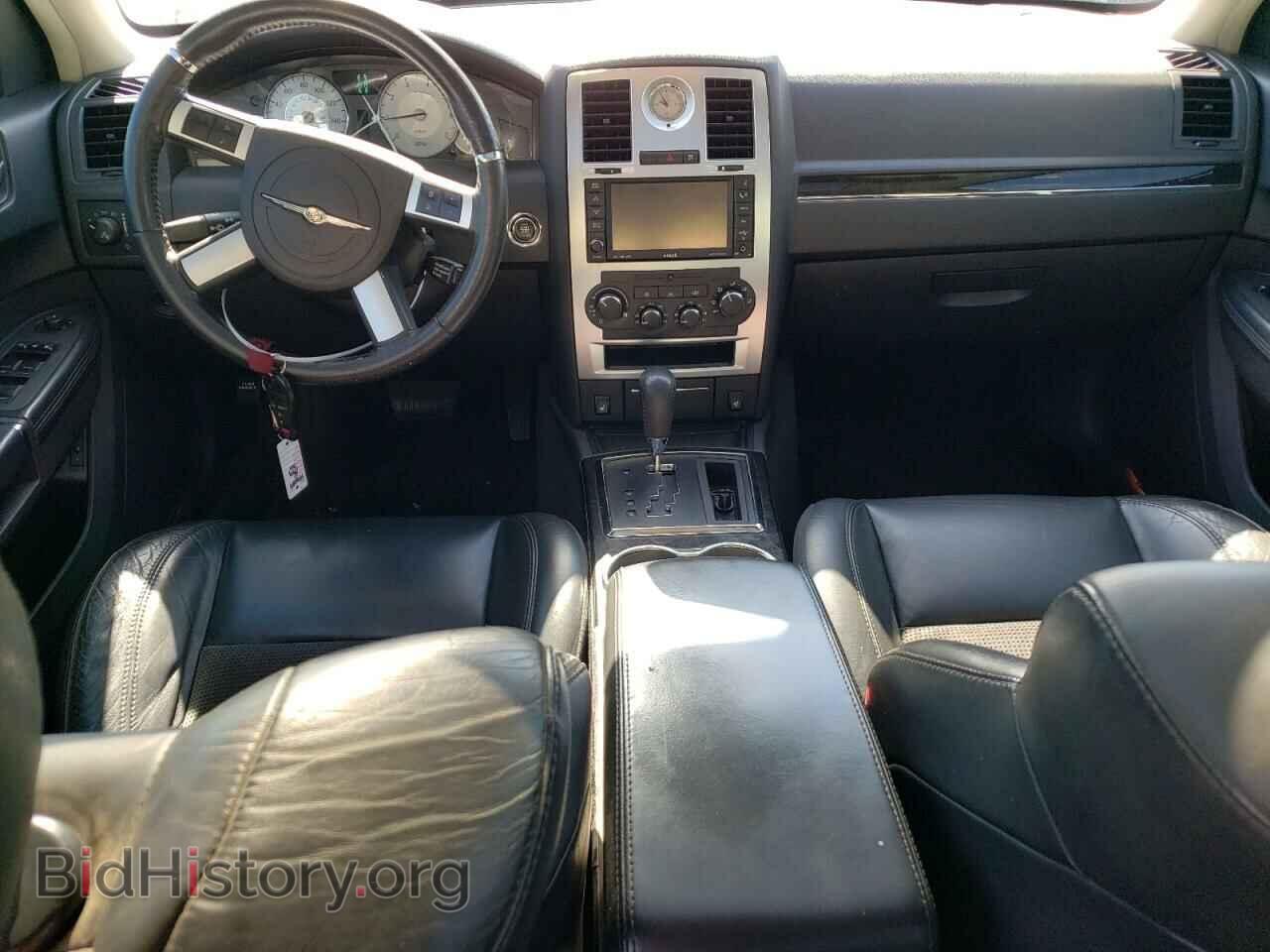 2010 CHRYSLER 300 - VIN: 2C3CA9CTXAH255762 - Фото 8