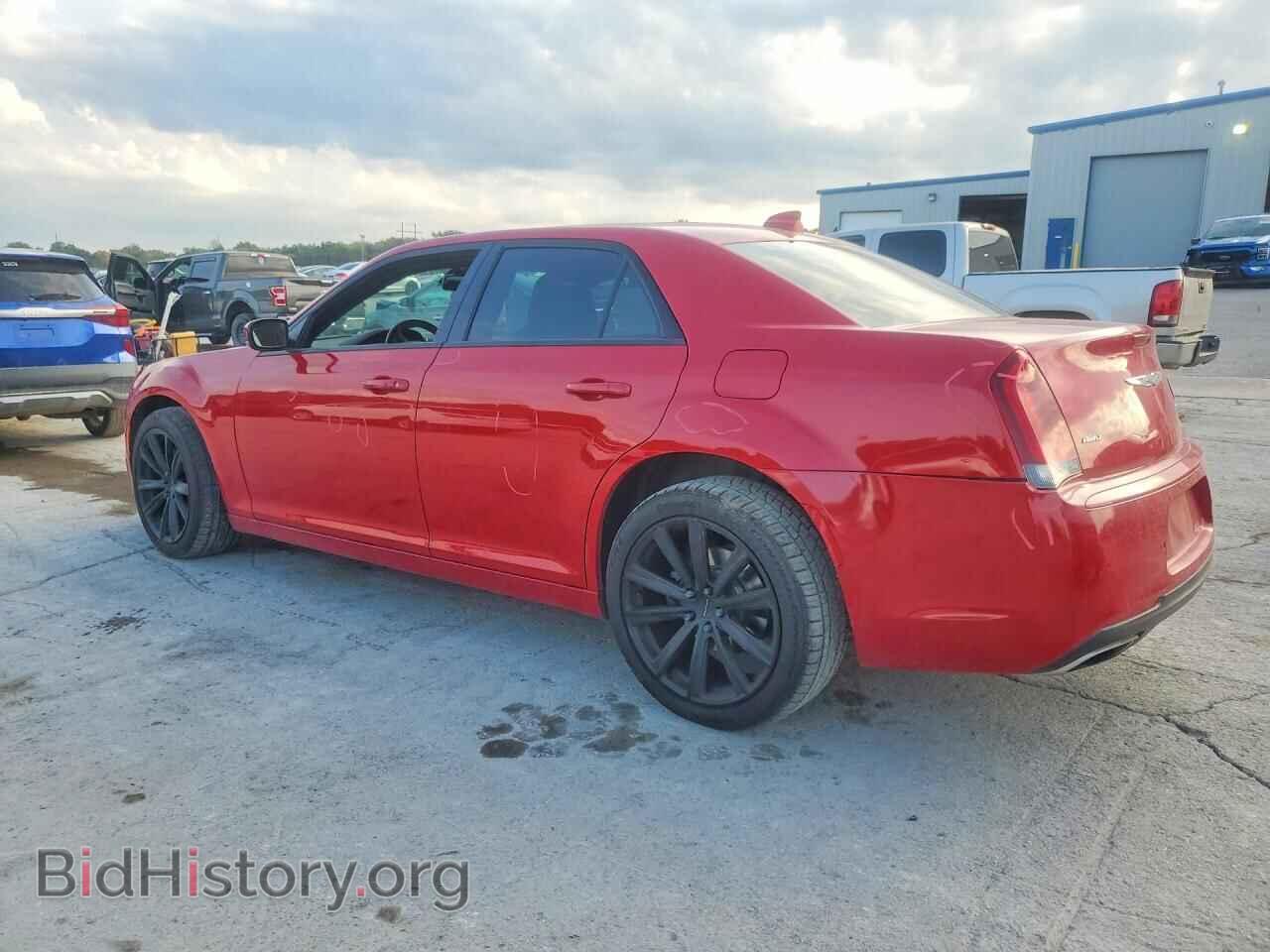 2017 CHRYSLER 300 - VIN: 2C3CCAGG9HH637591 - Photo 2