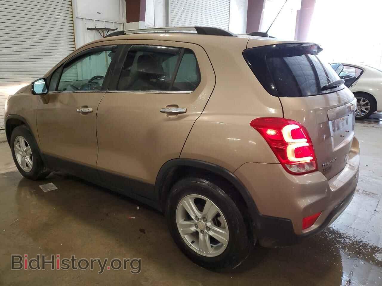 2018 CHEVROLET TRAX - VIN: 3GNCJPSB3JL218057 - Фото 2