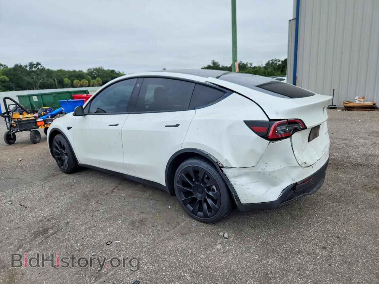 2022 Tesla MODEL Y (VIN 7SAYGDEE3NA020164) — photo 2 of 14