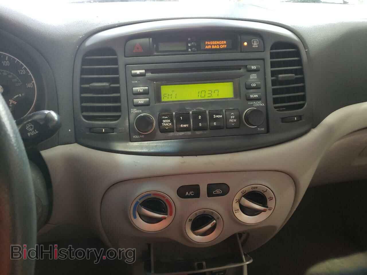 2006 HYUNDAI ACCENT - VIN: KMHCN46C76U043111 - Фото 9