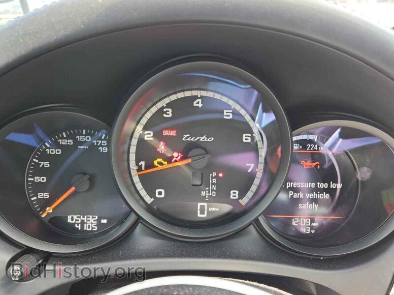 2016 Porsche MACAN (VIN WP1AF2A58GLB93854) — photo 9 of 13