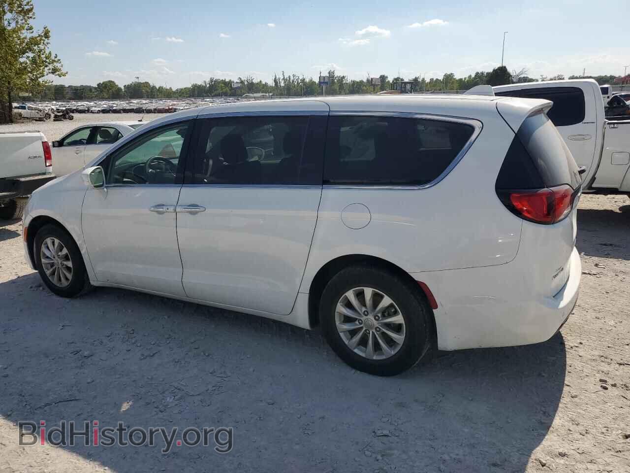 2018 CHRYSLER PACIFICA - VIN: 2C4RC1FG1JR212177 - Фото 2