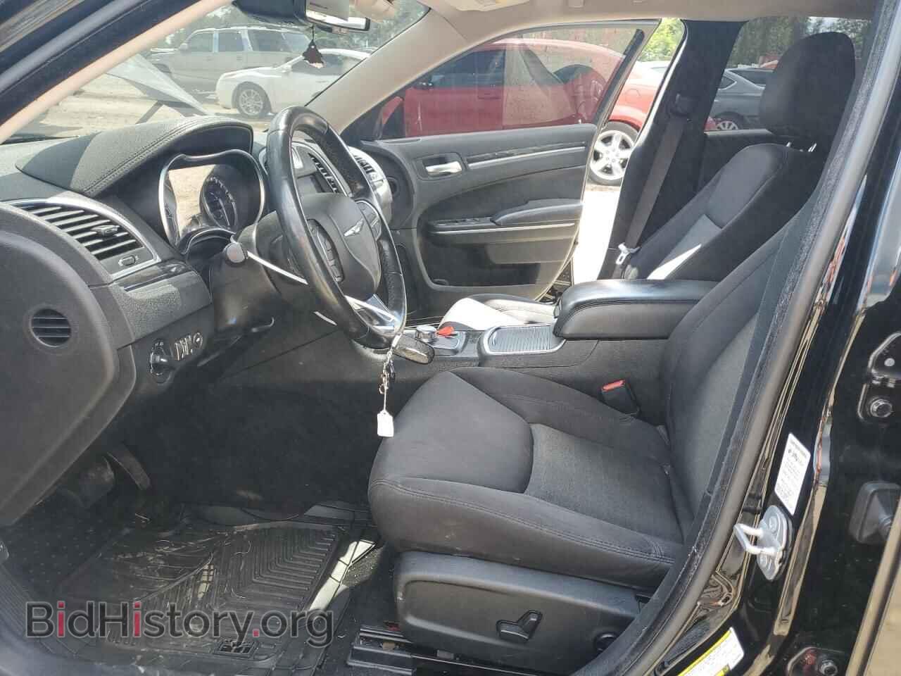 2019 CHRYSLER 300 - VIN: 2C3CCAAG7KH636990 - Фото 7