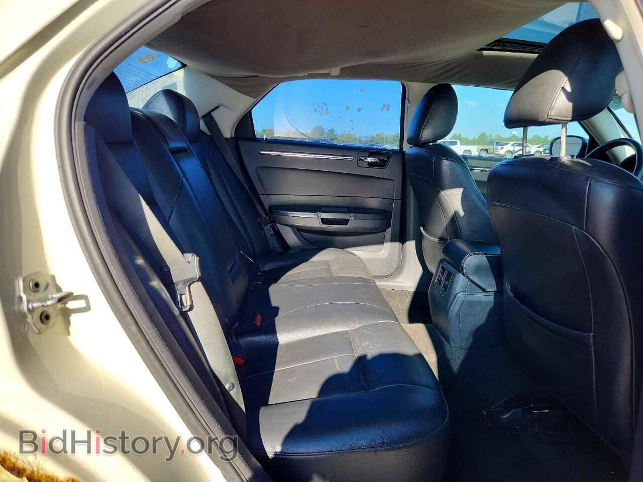 2009 CHRYSLER 300 - VIN: 2C3KA53V49H528180 - Фото 10