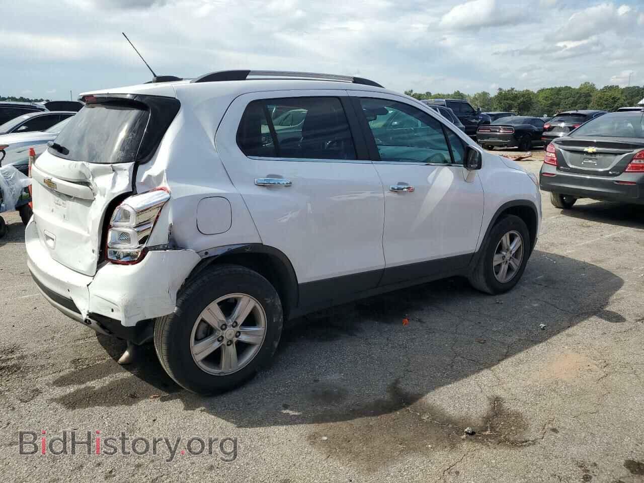 2018 CHEVROLET TRAX - VIN: 3GNCJPSB8JL411952 - Фото 3
