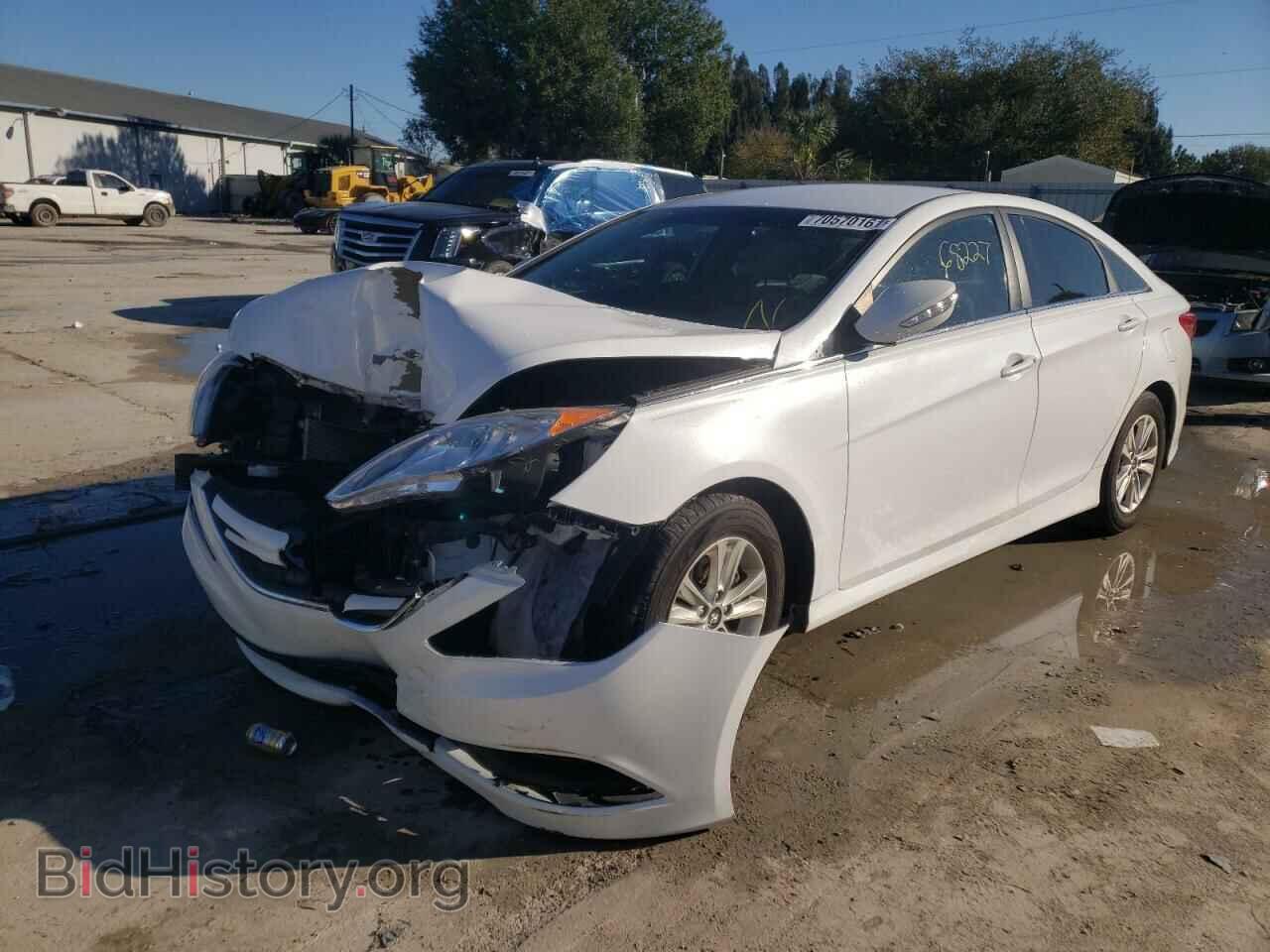 2014 HYUNDAI SONATA - VIN: 5NPEB4AC0EH935710 - Фото 2