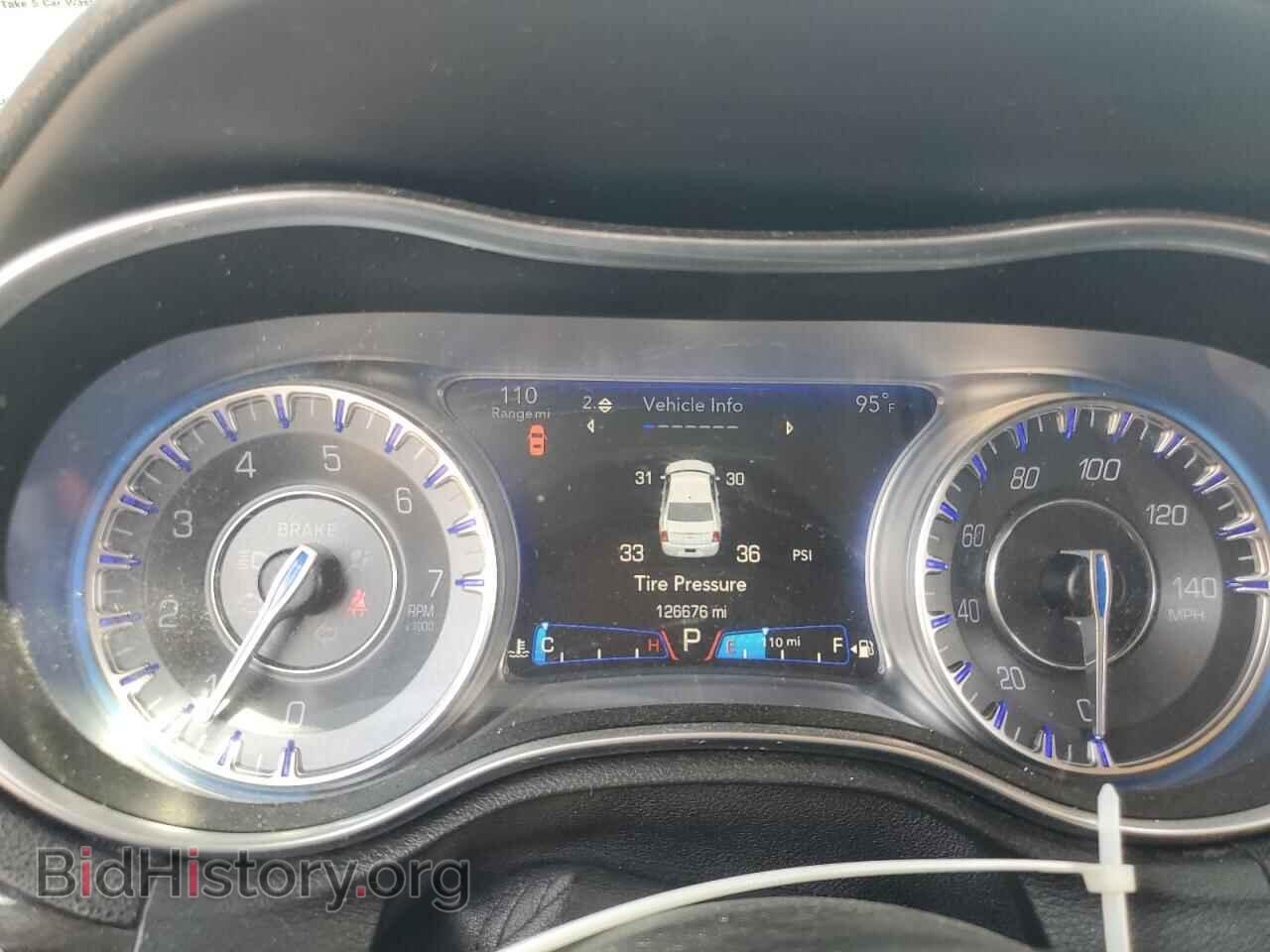 2016 CHRYSLER 300 - VIN: 2C3CCAAG3GH295658 - Фото 9