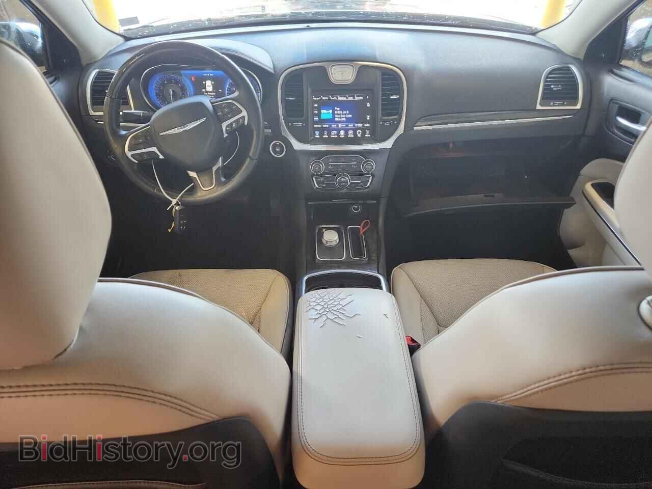 2016 CHRYSLER 300 - VIN: 2C3CCAKG5GH262885 - Фото 8