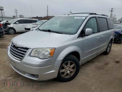 2008 Chrysler MINIVAN Town & COU, серебристый — VIN 2A8HR54P38R682072, Copart
