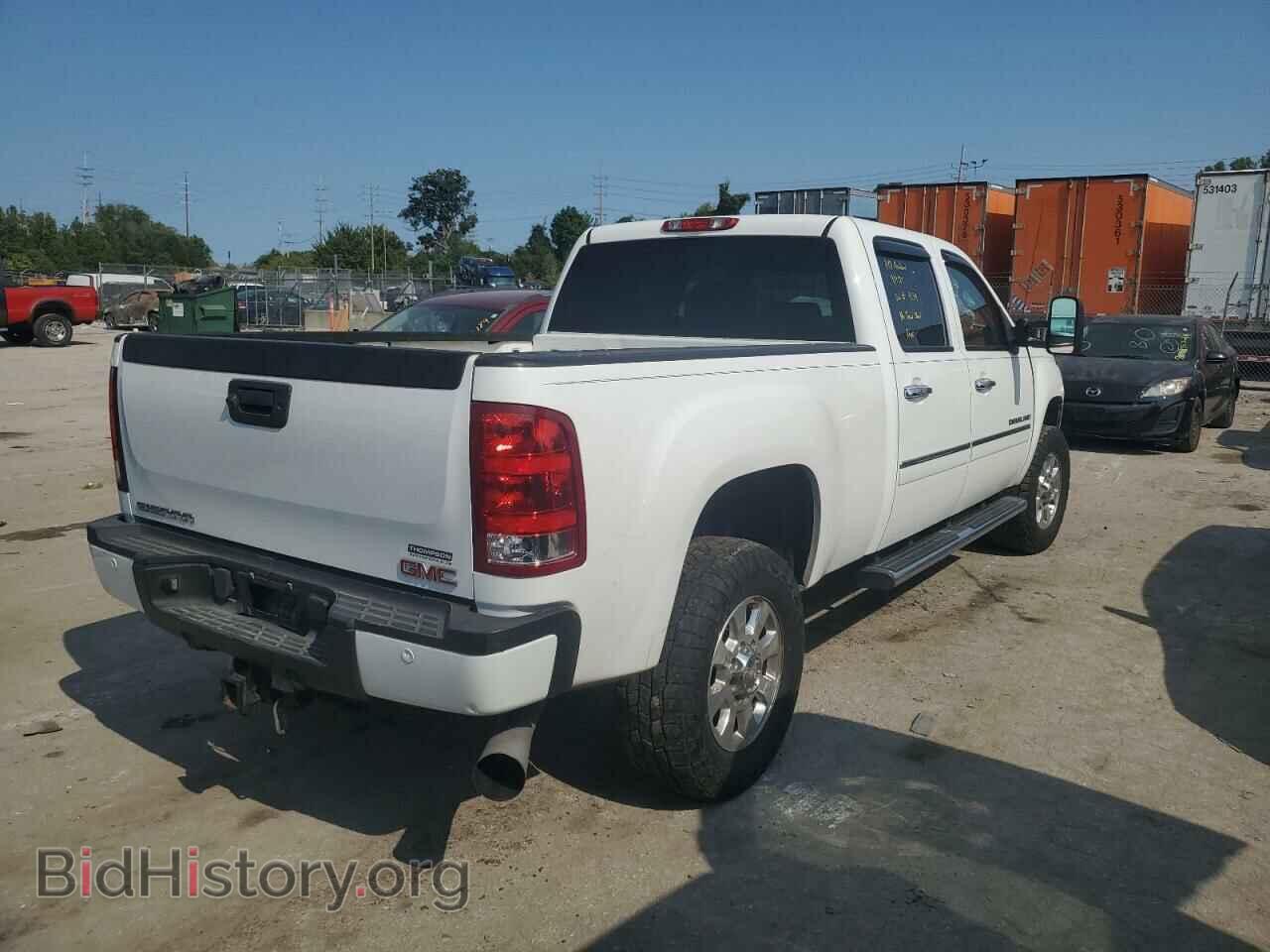 2011 GMC SIERRA - VIN: 1GT426C83BF226436 - Фото 3