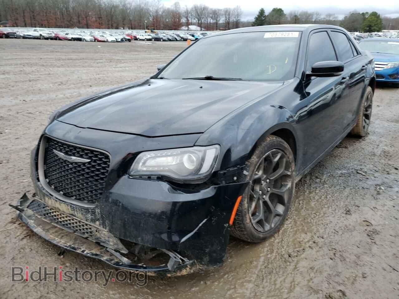 2016 CHRYSLER 300 - VIN: 2C3CCABT3GH352341 - Фото 2