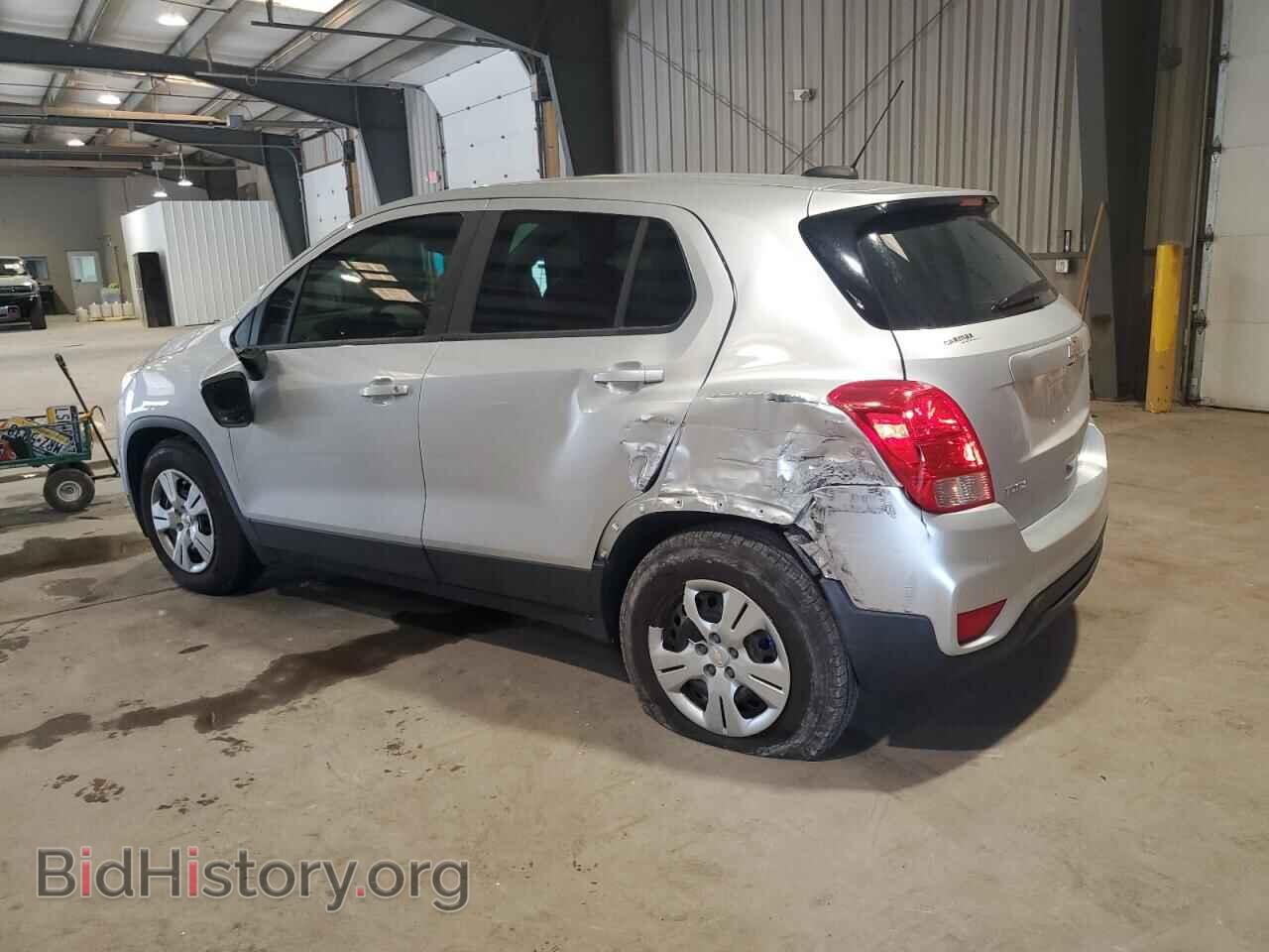 2018 CHEVROLET TRAX - VIN: 3GNCJKSB8JL243863 - Фото 2