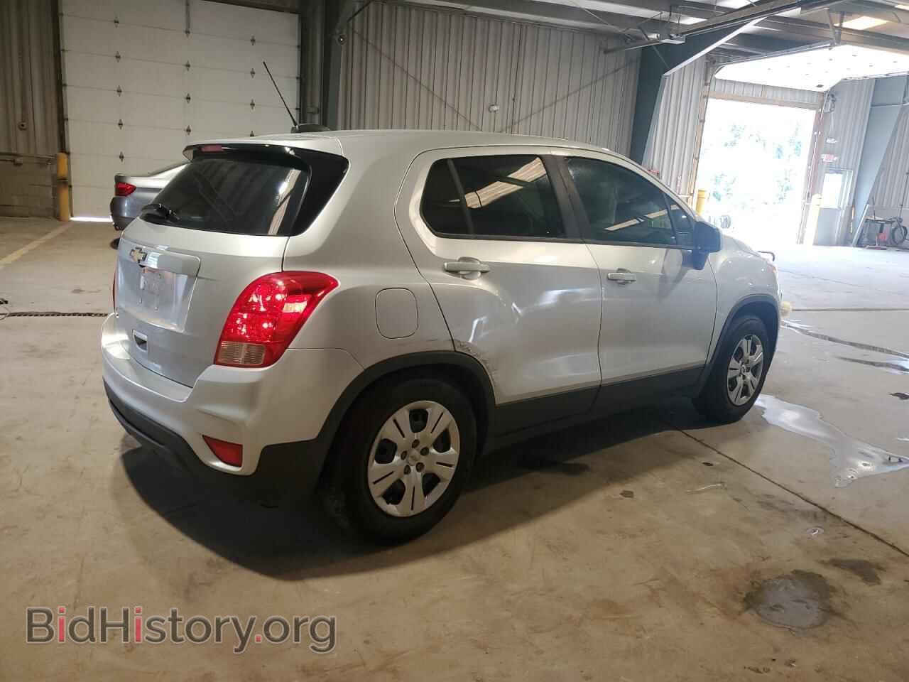 2018 CHEVROLET TRAX - VIN: 3GNCJKSB8JL243863 - Фото 3