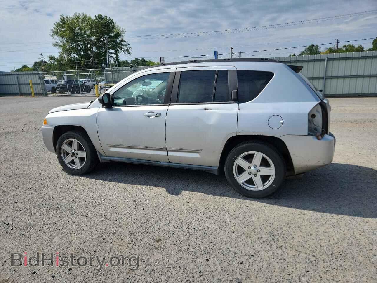 2010 JEEP COMPASS - VIN: 1J4NT4FB9AD578521 - Фото 2