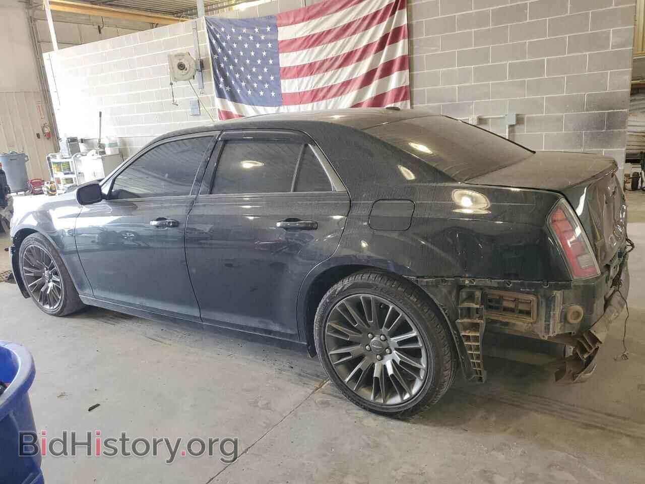 2013 CHRYSLER 300 - VIN: 2C3CCADT2DH693514 - Фото 2