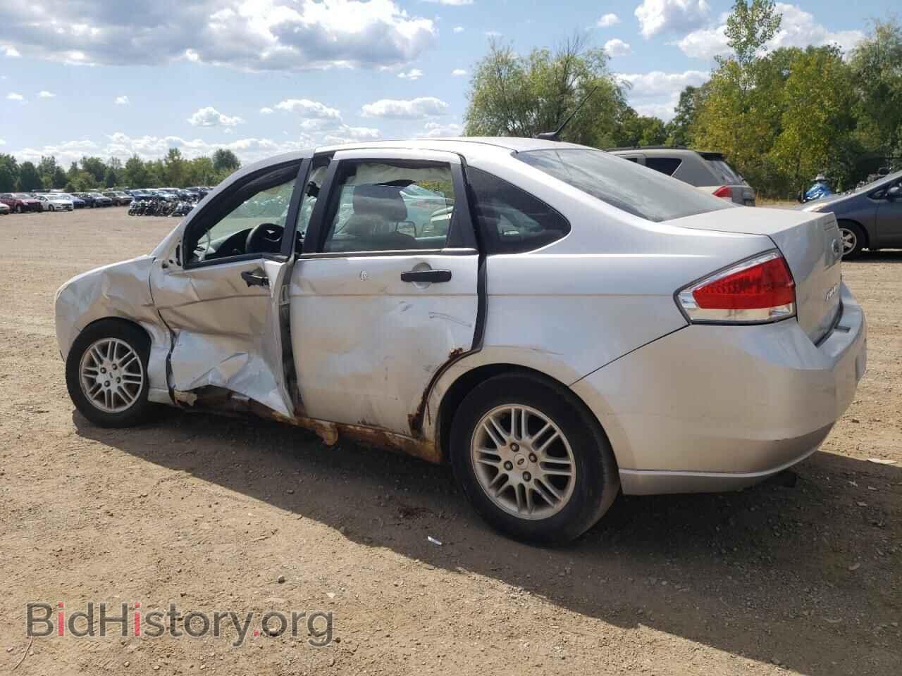 2011 FORD FOCUS - VIN: 1FAHP3FN5BW176471 - Фото 2