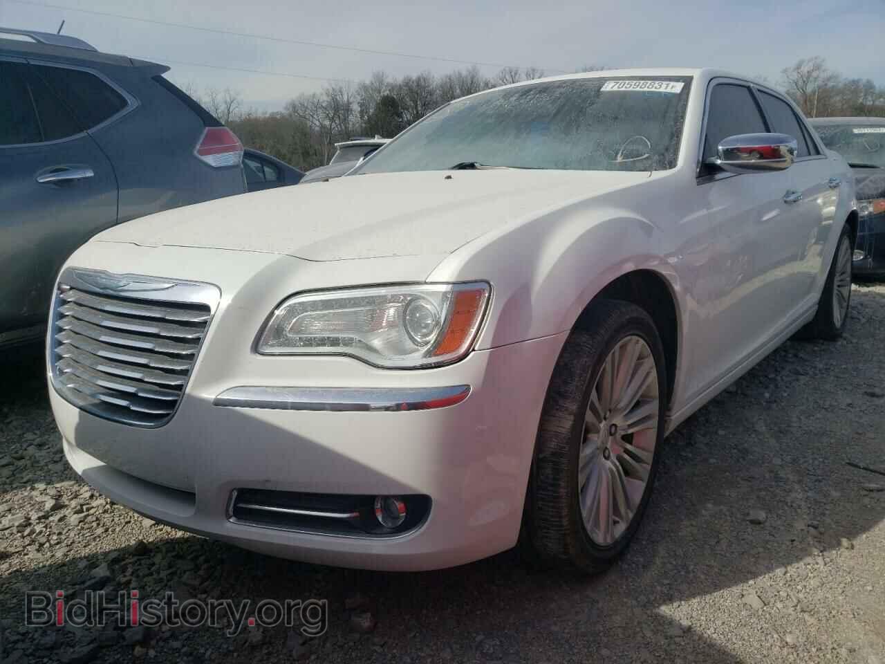 2011 CHRYSLER 300 - VIN: 2C3CA5CG8BH592623 - Фото 2
