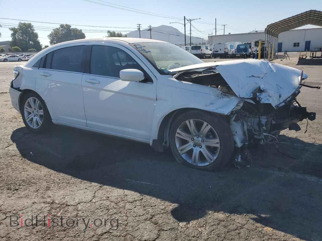 2013 CHRYSLER 200 - VIN: 1C3CCBAB9DN647218 - Фото 4