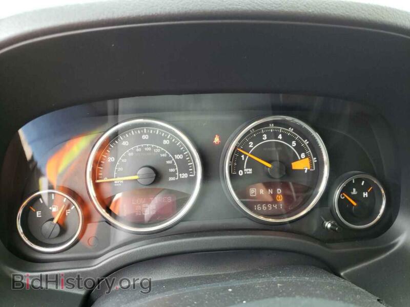2014 Jeep COMPASS (VIN 1C4NJCCB2ED648327) — photo 9 of 13