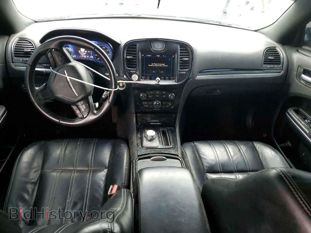 2018 CHRYSLER 300 - VIN: 2C3CCABG3JH243744 - Фото 8