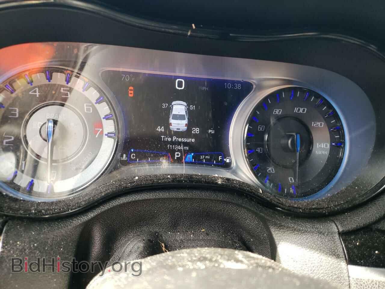 2018 CHRYSLER 300 - VIN: 2C3CCABG3JH243744 - Фото 9