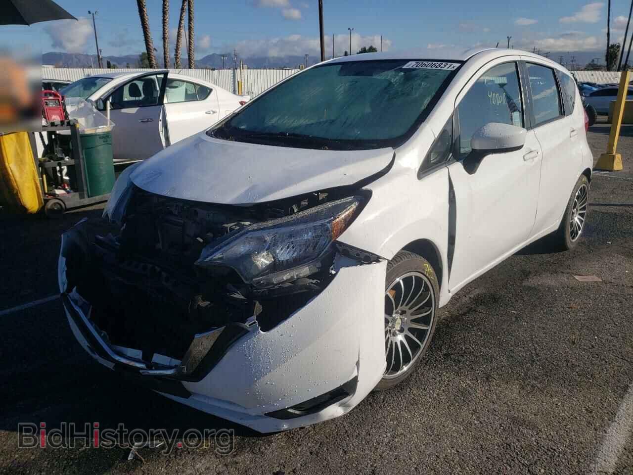 2017 NISSAN VERSA - VIN: 3N1CE2CP0HL369252 - Фото 2