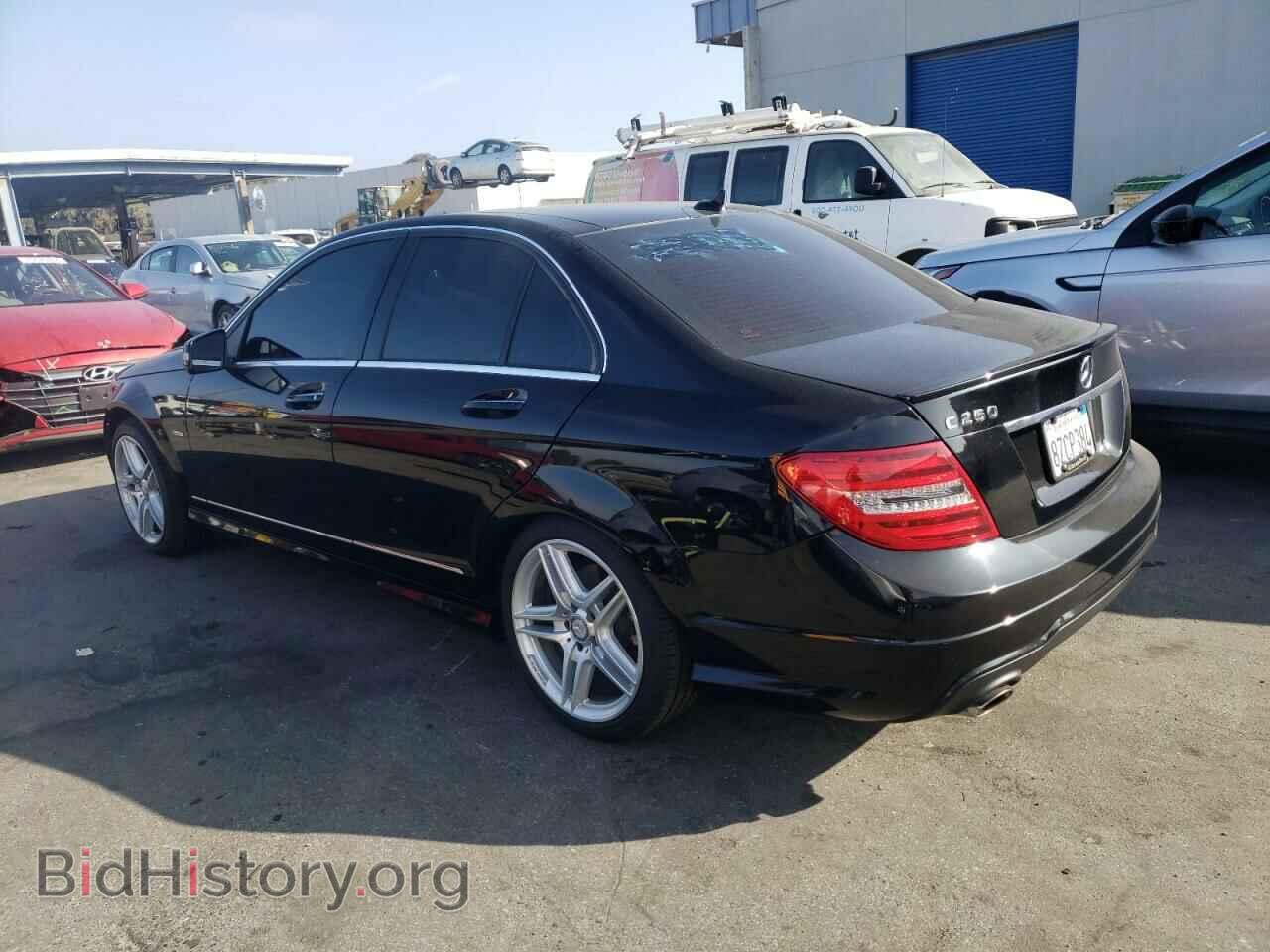 2012 MERCEDES-BENZ C-CLASS - VIN: WDDGF4HB1CA617020 - Фото 2