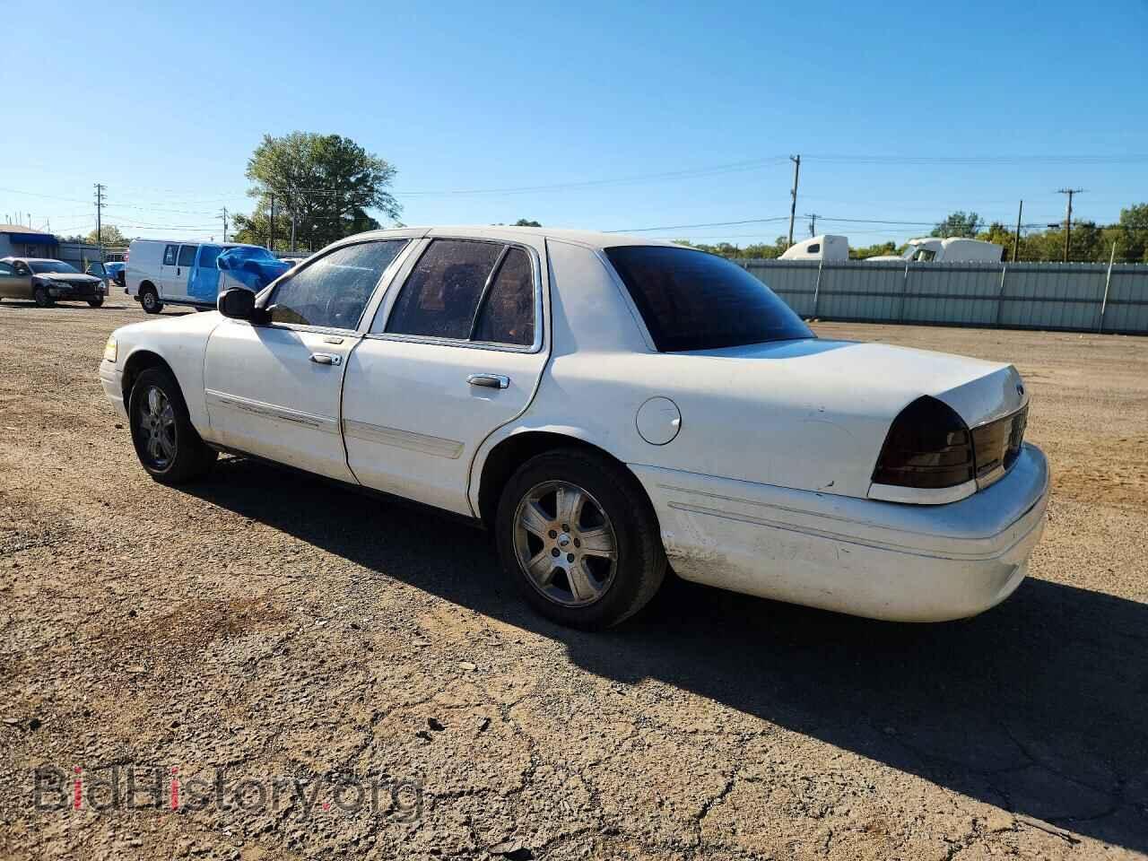 2011 FORD CROWN VIC - VIN: 2FABP7EV8BX184552 - Фото 2