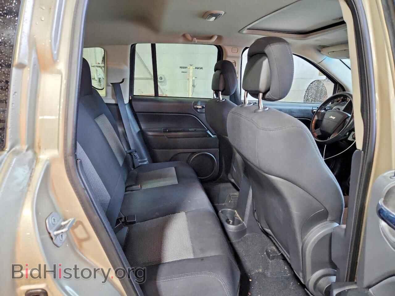 2010 JEEP COMPASS - VIN: 1J4NF4FBXAD511062 - Photo 11
