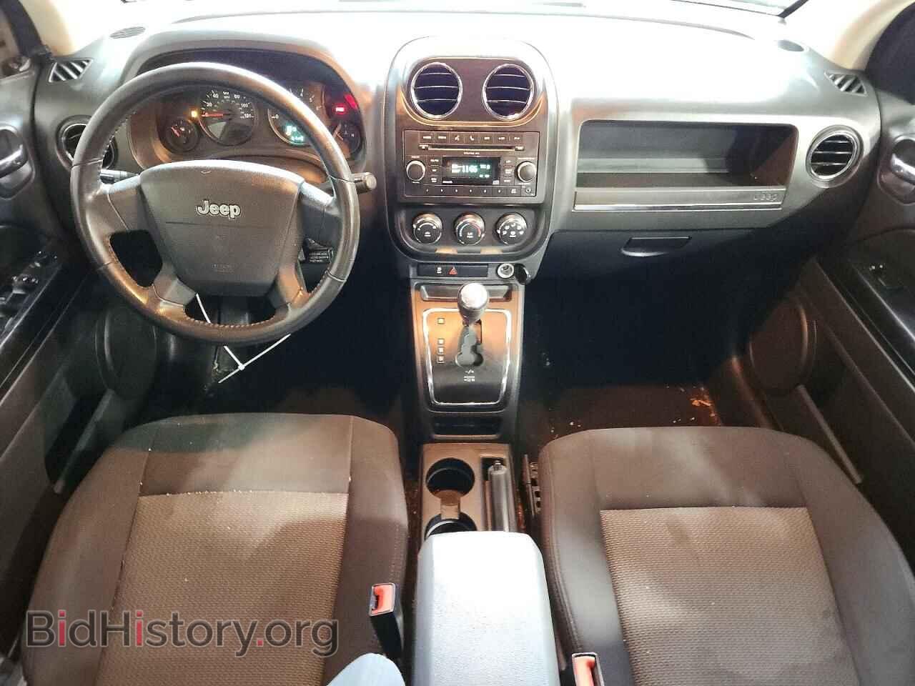 2010 JEEP COMPASS - VIN: 1J4NF4FBXAD511062 - Photo 8