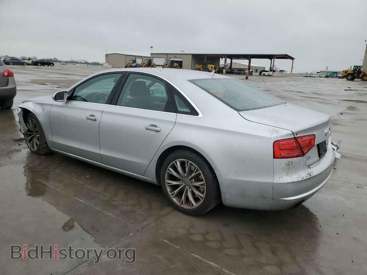 2011 AUDI A8 - VIN: WAUAVAFD3BN011728 - Фото 2