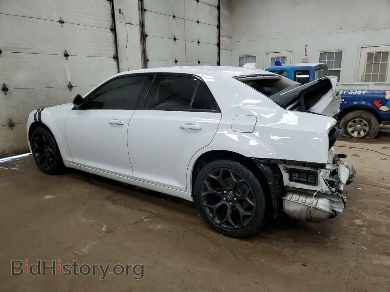 2019 CHRYSLER 300 - VIN: 2C3CCAAG9KH727291 - Фото 2