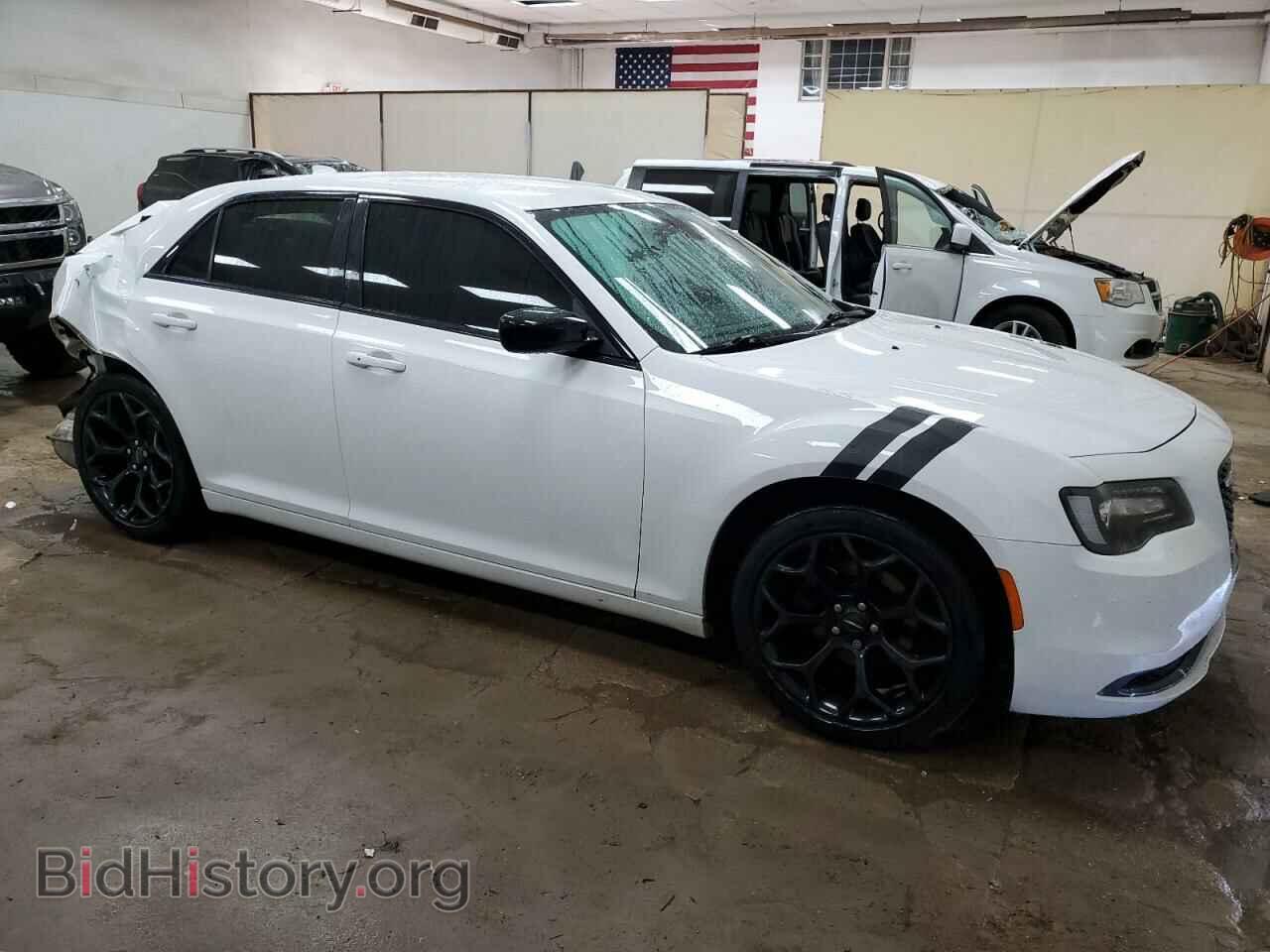 2019 CHRYSLER 300 - VIN: 2C3CCAAG9KH727291 - Фото 4