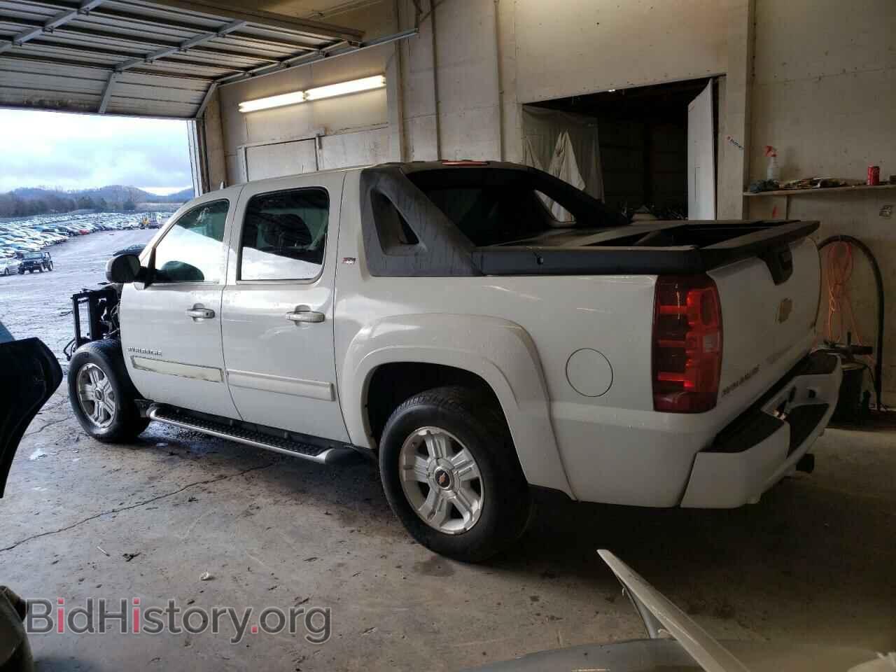 2010 CHEVROLET AVALANCHE - VIN: 3GNVKFE00AG290689 - Фото 2