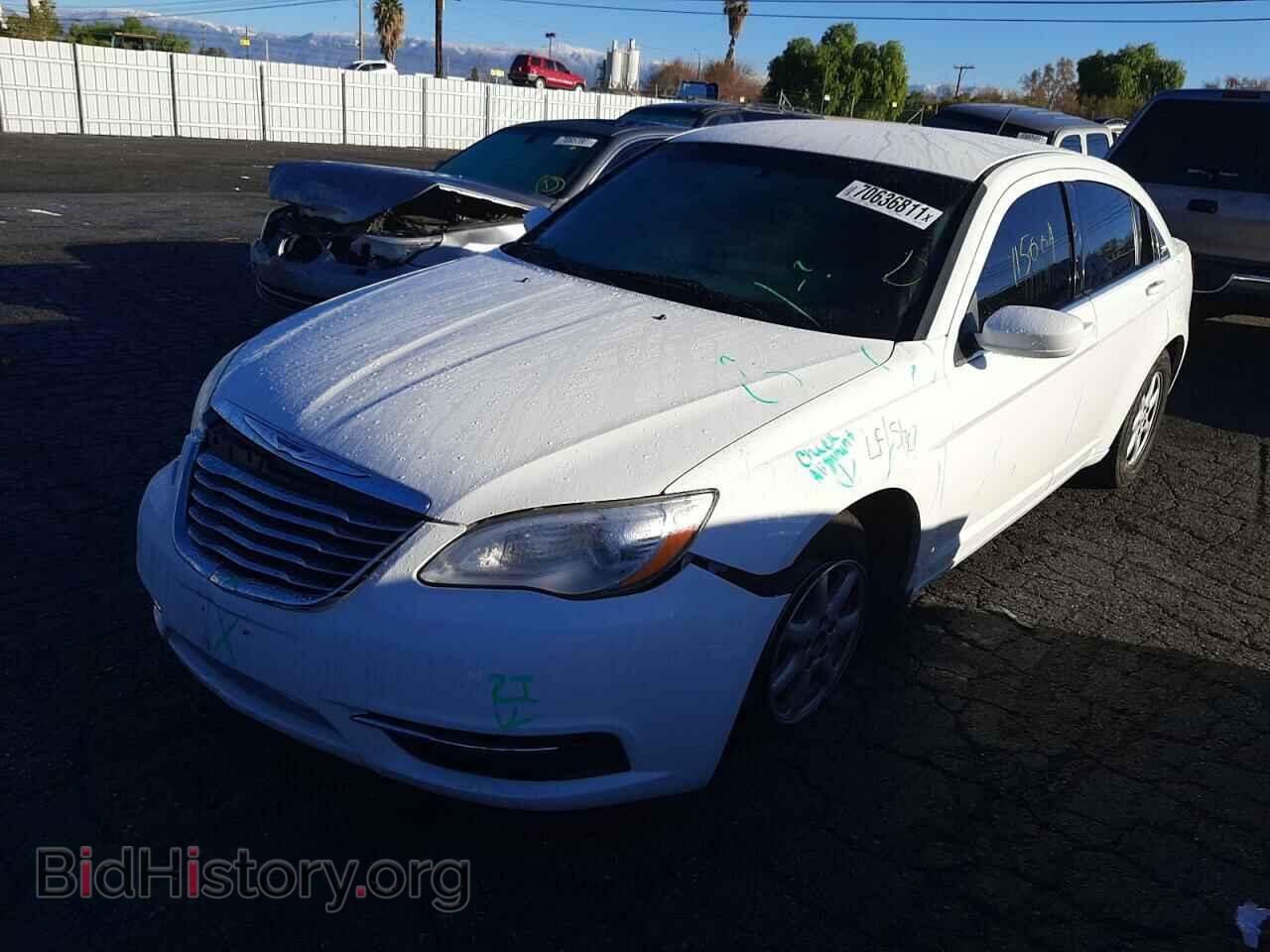 2012 CHRYSLER 200 - VIN: 1C3CCBBG3CN197526 - Фото 2