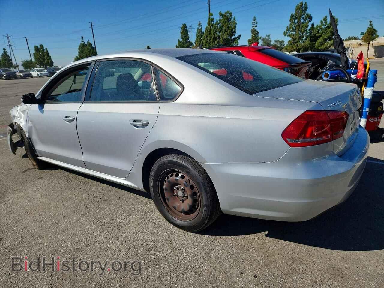 2013 VOLKSWAGEN PASSAT - VIN: 1VWAP7A32DC033875 - Фото 2